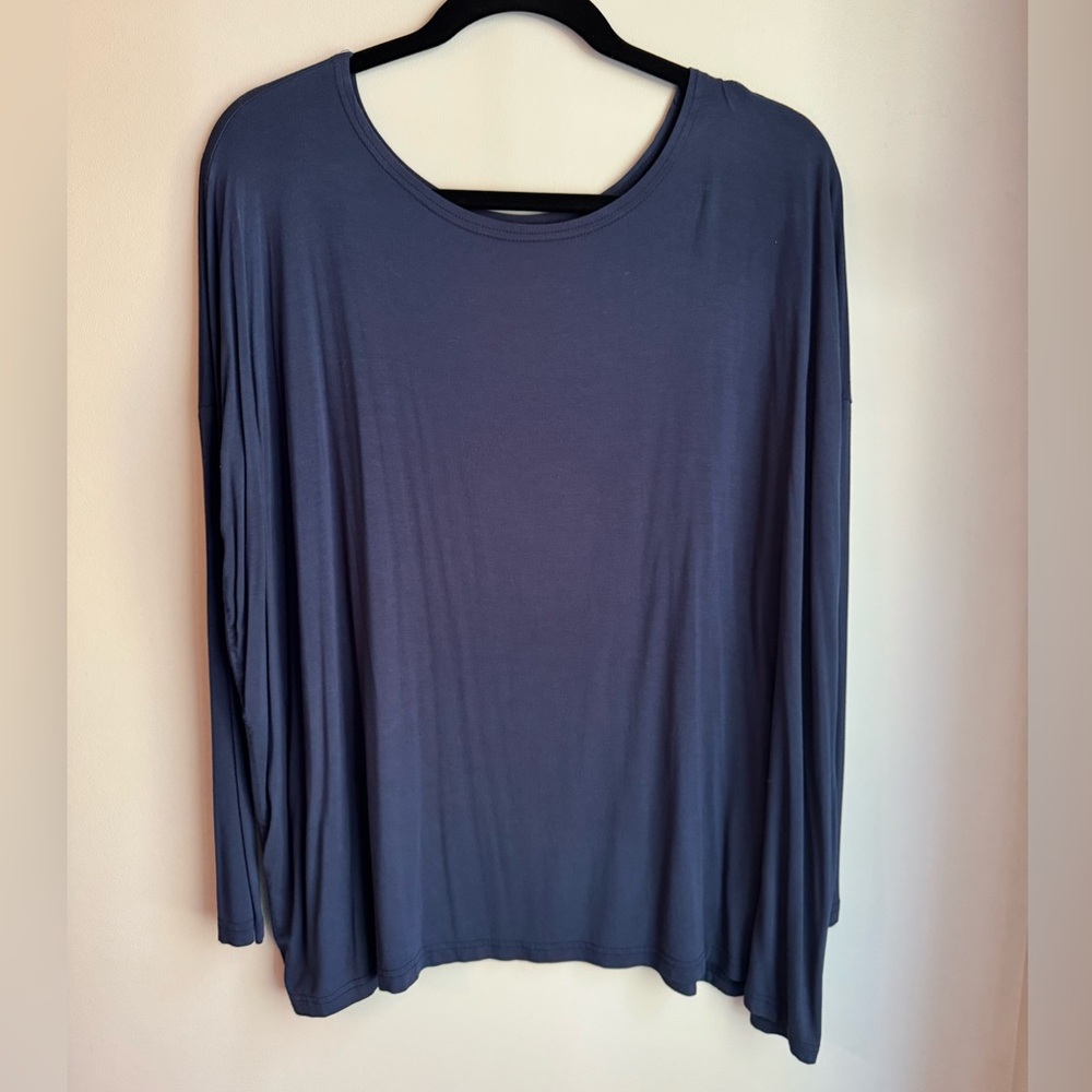 Women's Navy Blue Long Sleeve Piko Top size Small